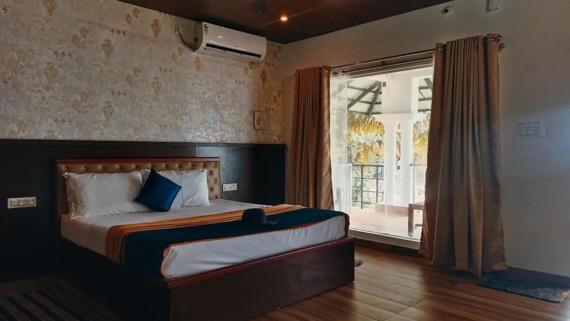 Hotel West Bay Palm Treeheritage Beach Resort Varkala India