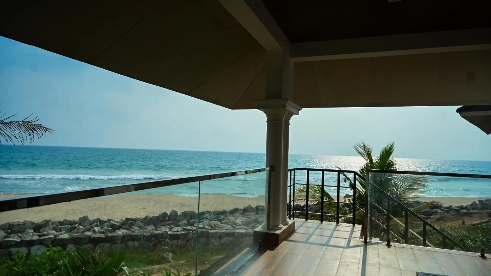 Hotel West Bay Palm Treeheritage Beach Resort Varkala