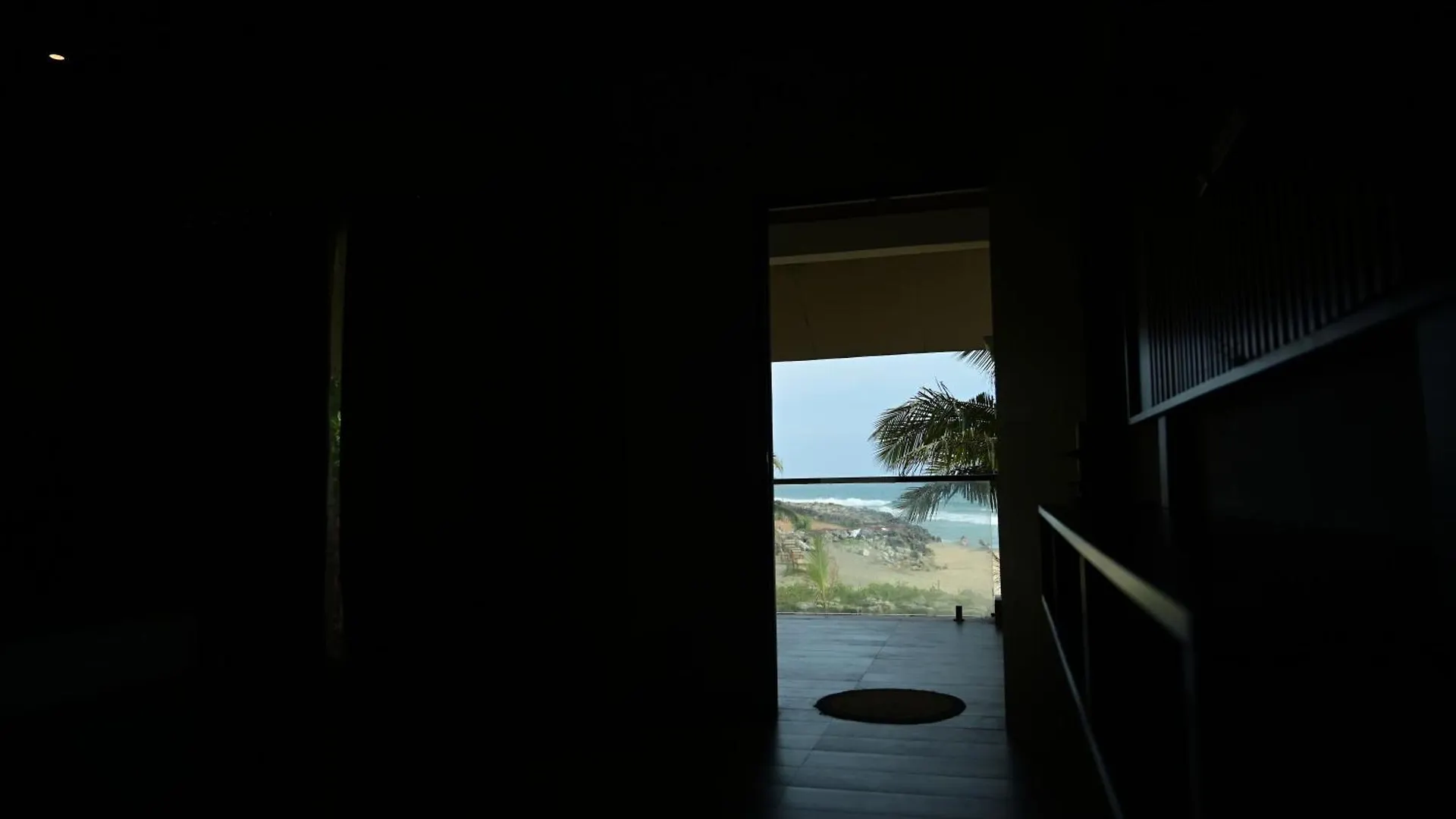 Hotel West Bay Palm Treeheritage Beach Resort Varkala